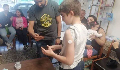 Apoyo a jóvenes con diabetes para tratamiento Apoyo a jóvenes con diabetes para tratamiento